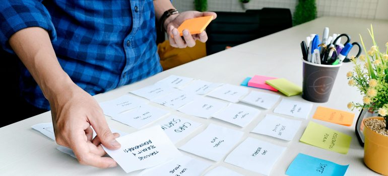 Quel est le rôle d’un UX Researcher dans la création de produits numériques ?
